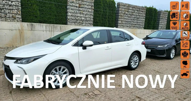 samochody osobowe Toyota Corolla cena 76422 przebieg: 8, rok produkcji 2022 z Niepołomice